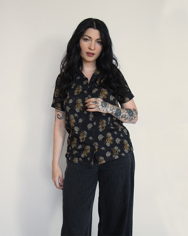 Women's black printed shirt for alternative style. 